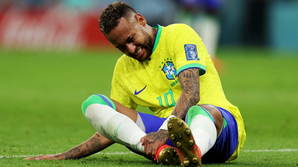 Neymar se lesionó en octubre, enfrentando justamente a Uruguay.