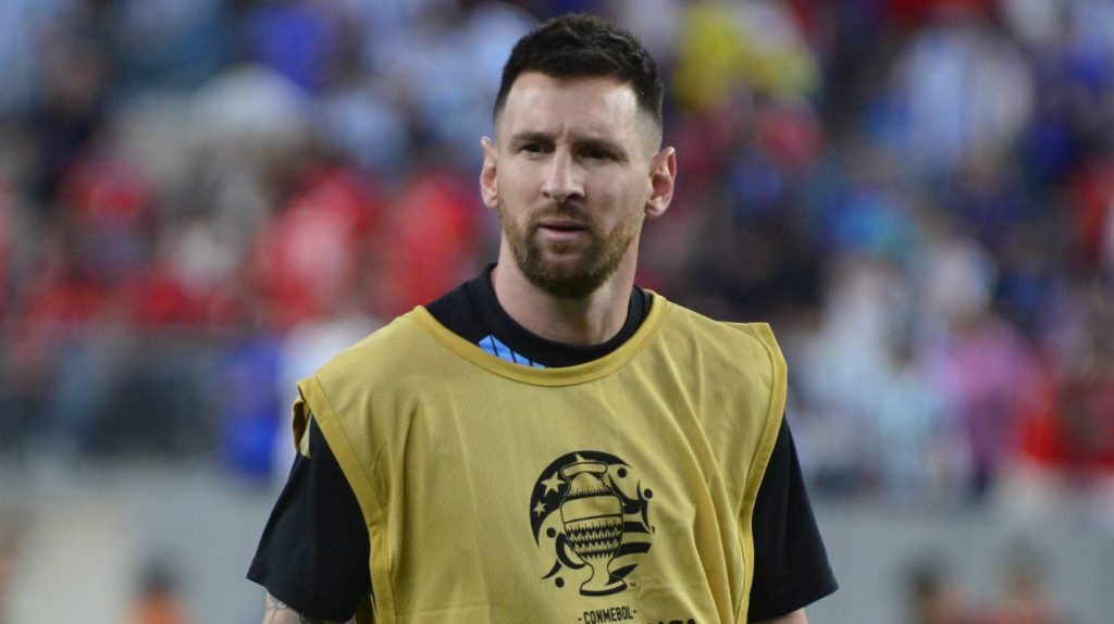 Lionel Messi busca llegar al partido ante Ecuador. (IMAGO)