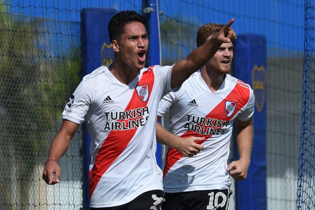 Londoño grita su gol ante Boca en Reserva. (Foto: Prensa River).